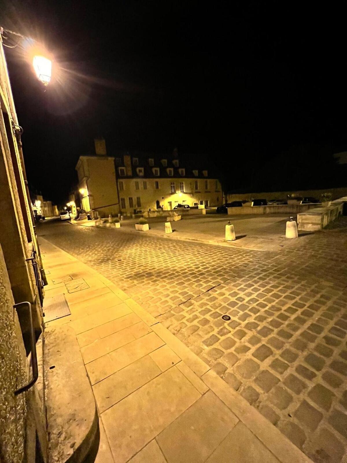 "La Grenouille" Centre Historique - Les Terres Du Roy Villa Avallon Bagian luar foto