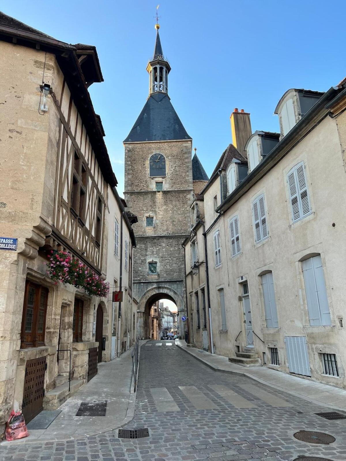 "La Grenouille" Centre Historique - Les Terres Du Roy Villa Avallon Bagian luar foto